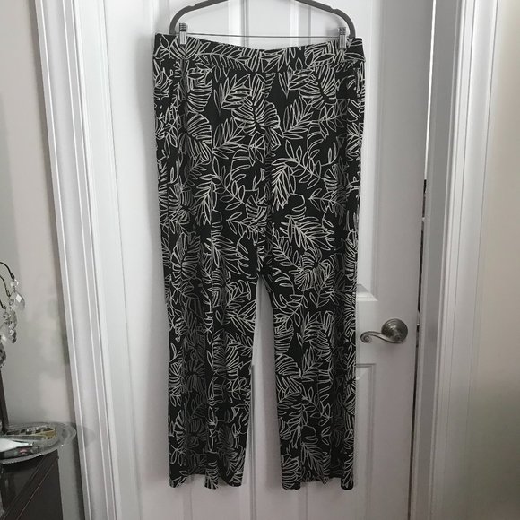 Lane Bryant Pants - Lane Bryant 18/20 full pant with pockets